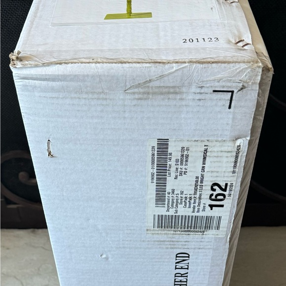 WHIMSICAL 5 Ft PRE LIT GREEN THE GRINCH CHRISTMAS TREE - Picture 6 of 9